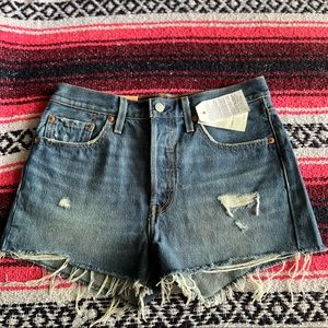 Levi’s Cheeky Short